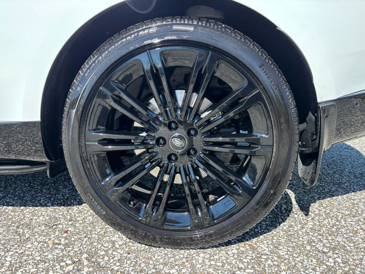 Used 2025 Land Rover Range Rover Long Wheelbase SE image 35