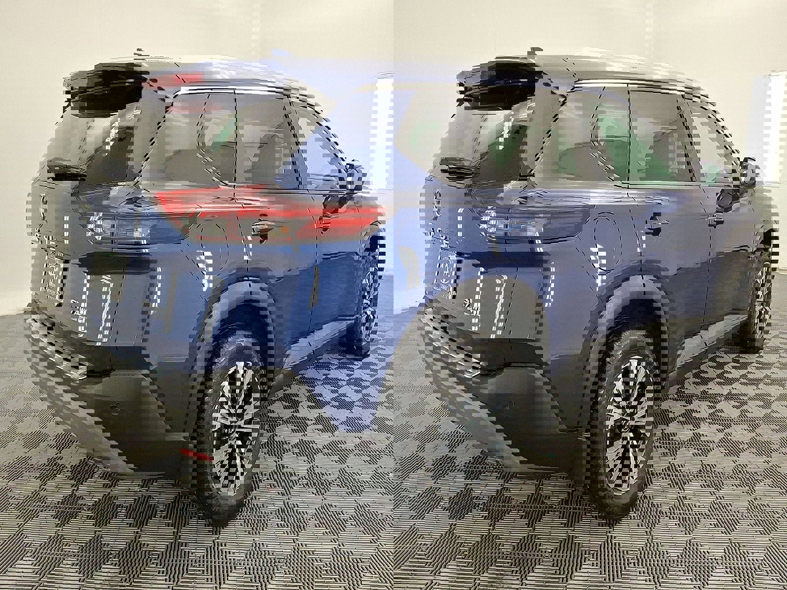 Used 2022 Nissan Rogue SV w/ SV Premium Package image 25