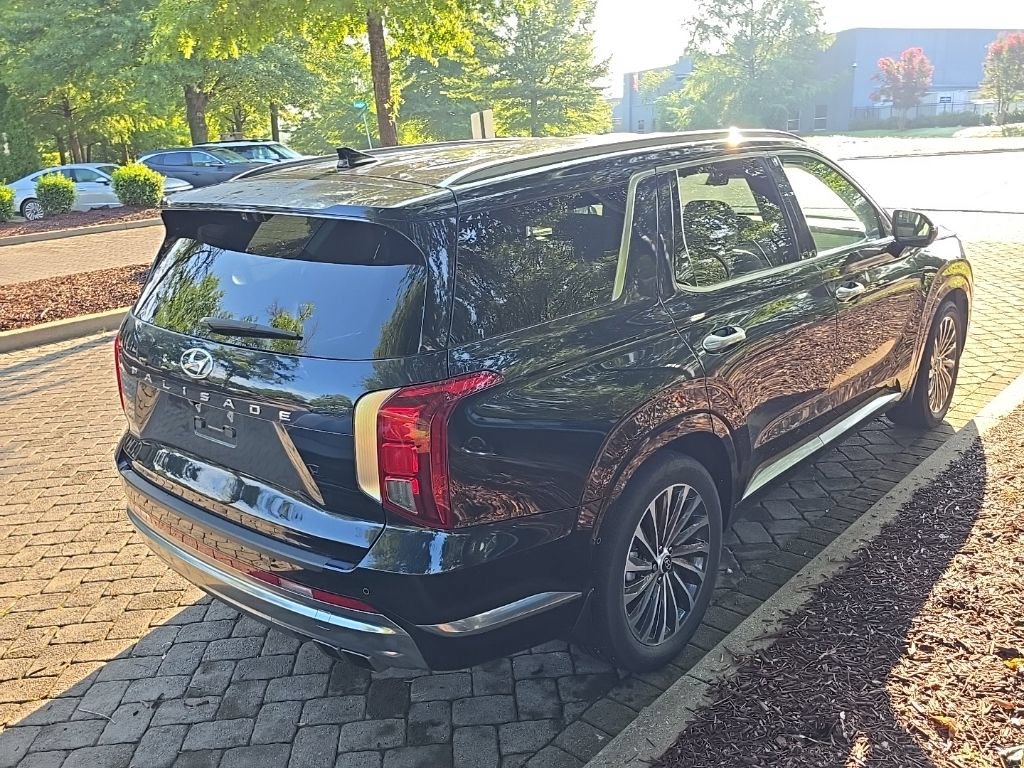 Used 2023 Hyundai Palisade Calligraphy w/ Cargo Package FWD image 7