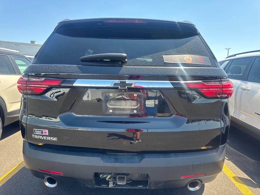 Used 2023 Chevrolet Traverse LS w/ Safety Package FWD image 3