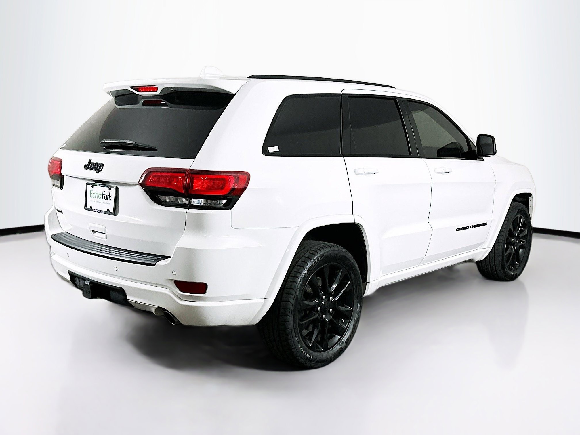Used 2021 Jeep Grand Cherokee Laredo X AWD/4WD image 9
