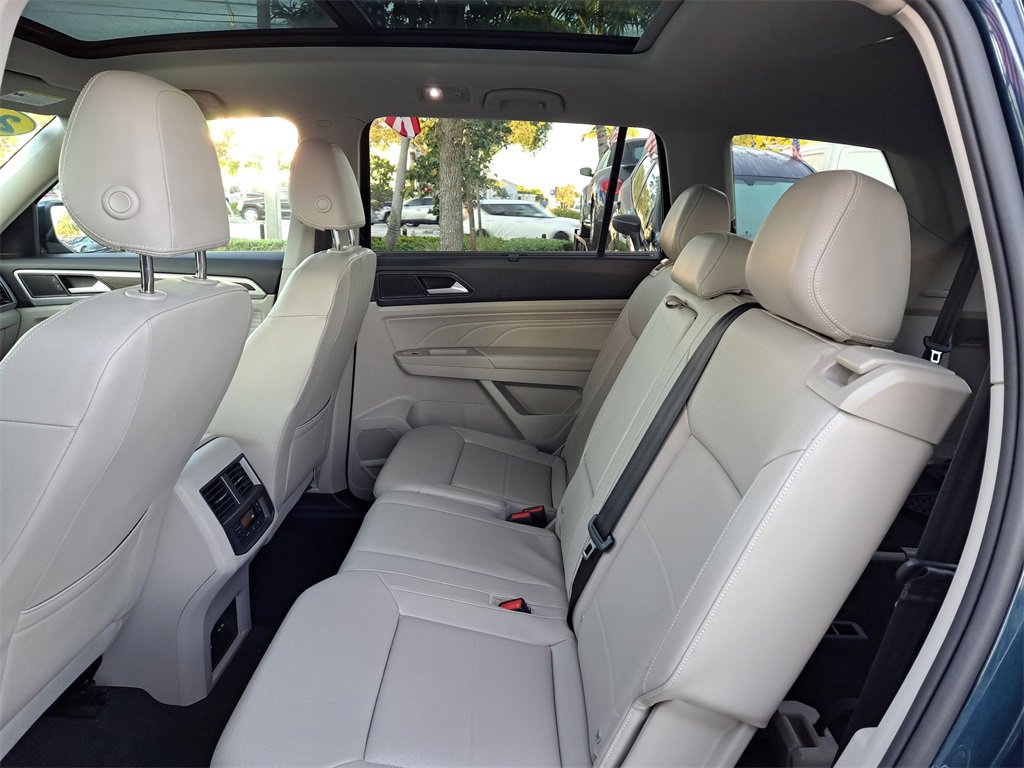 Used 2023 Volkswagen Atlas SE w/ Panoramic Sunroof Package image 7