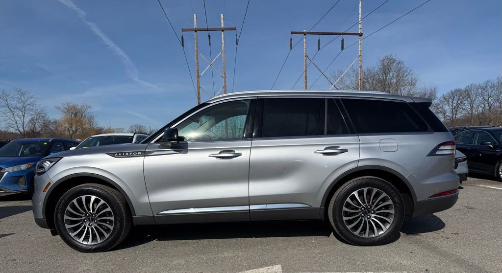 Used 2020 Lincoln Aviator Reserve w/ Equipment Group 201A AWD/4WD image 2
