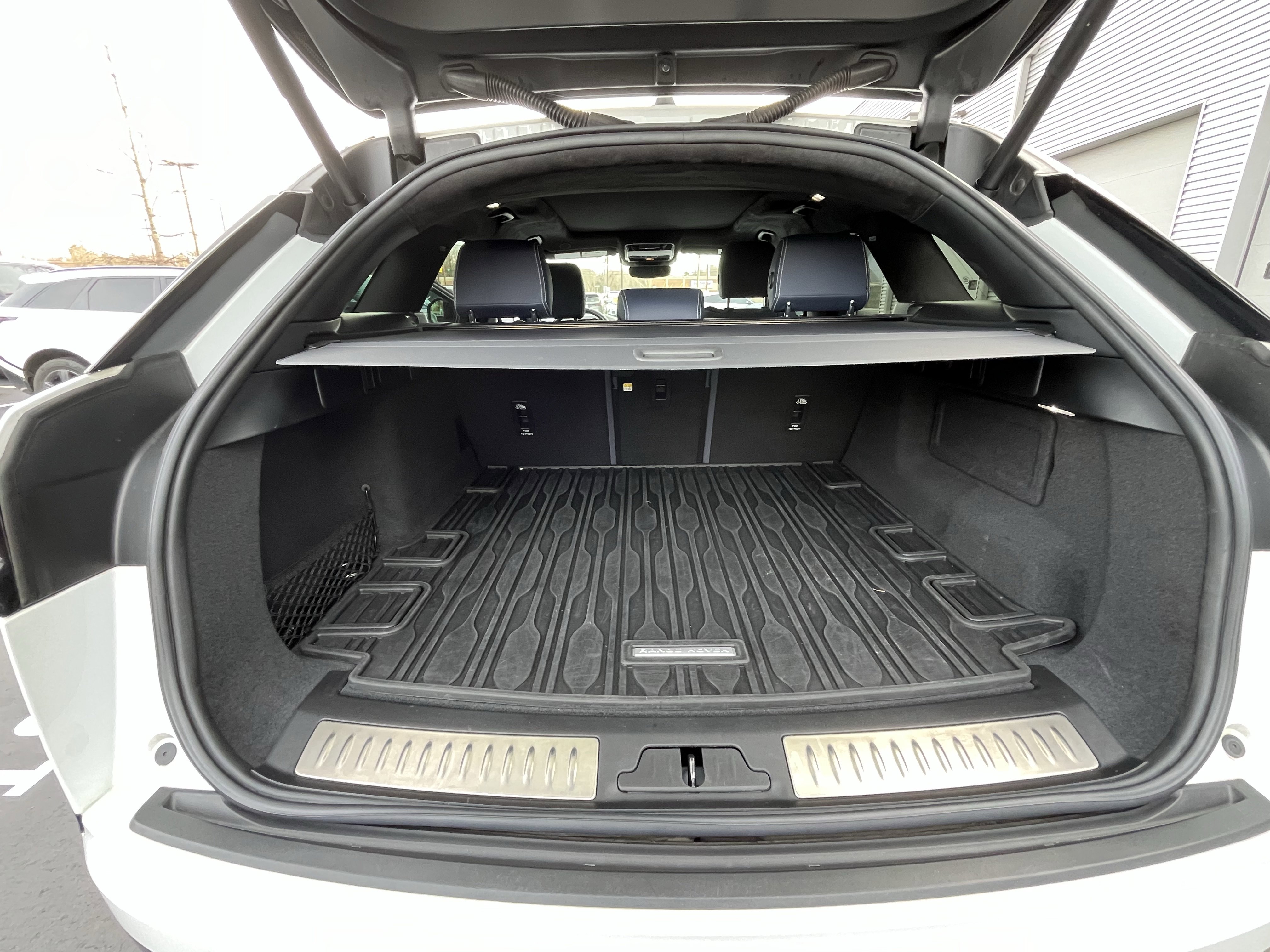 Certified 2023 Land Rover Range Rover Velar R-Dynamic S image 30