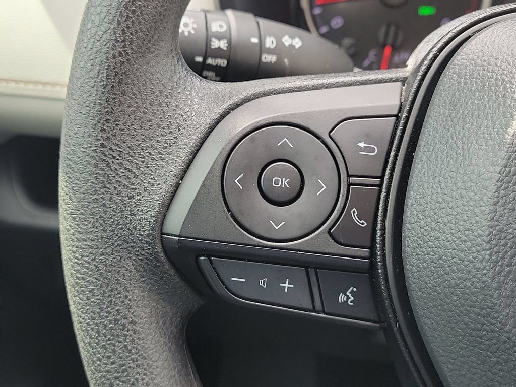 Used 2021 Toyota RAV4 XLE FWD image 9