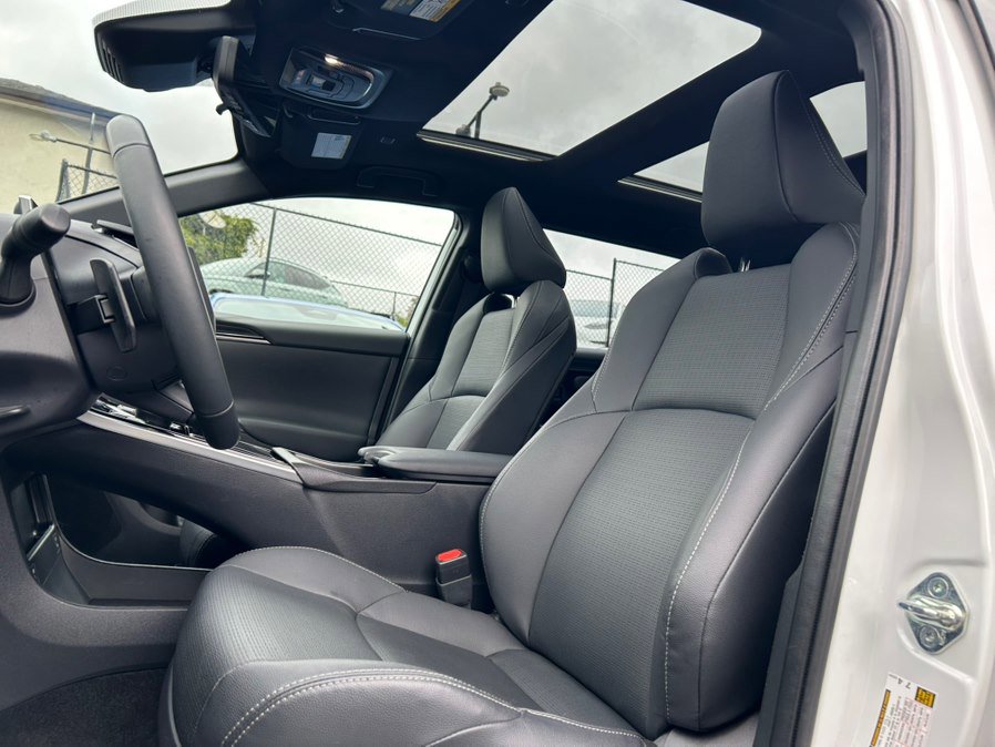 Used 2023 Subaru Solterra AWD image 19