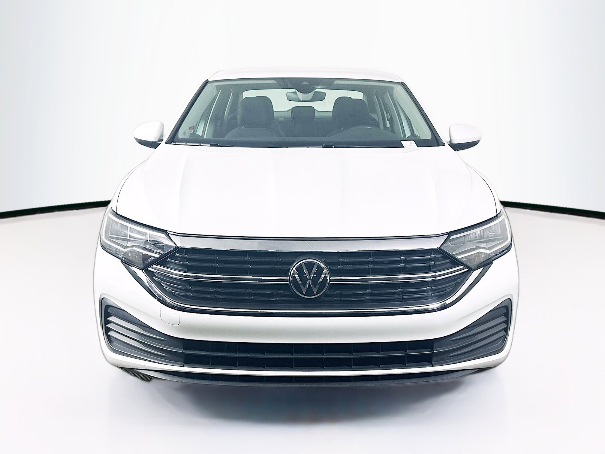 Used 2024 Volkswagen Jetta S image 2