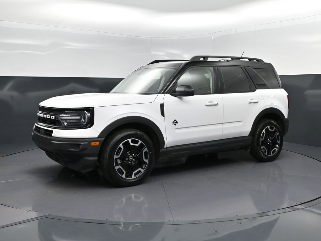 Used 2022 Ford Bronco Sport Outer Banks w/ Tech Package image 3