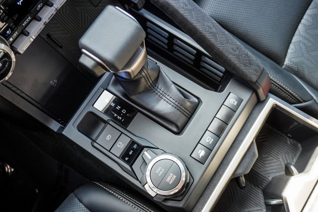 Used 2025 Toyota Tacoma Limited image 27