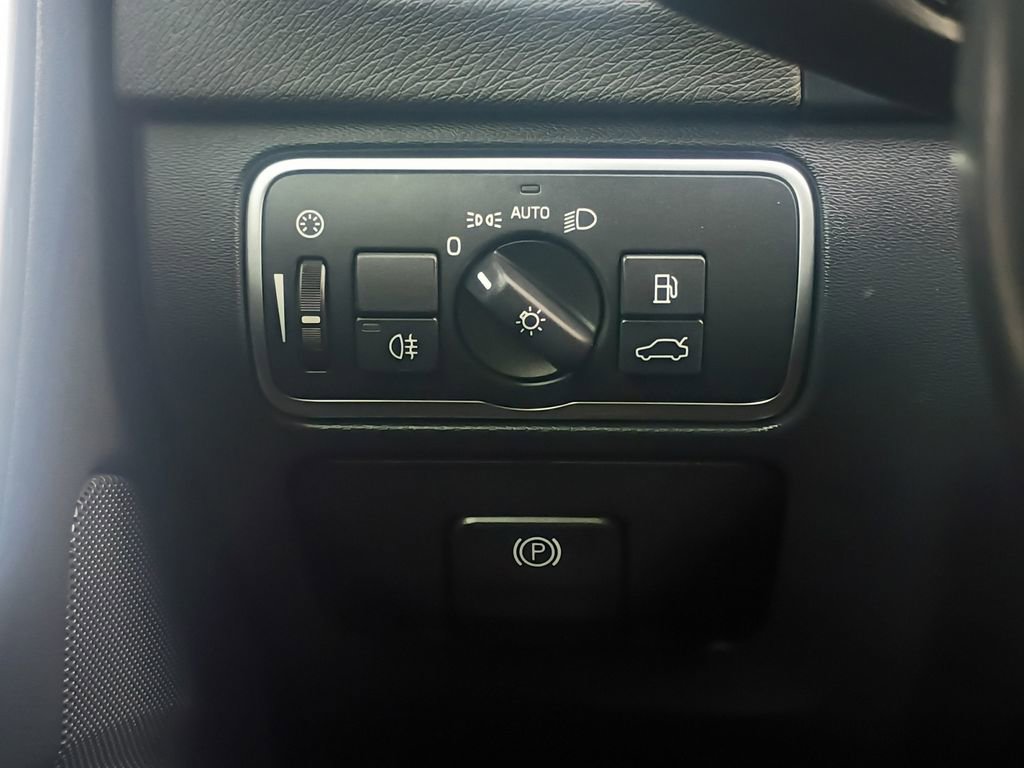 Used 2016 Volvo S60 T5 Premier image 12