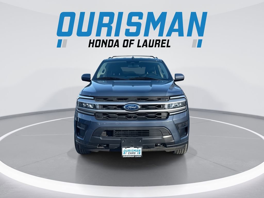 Used 2022 Ford Expedition XLT image 3