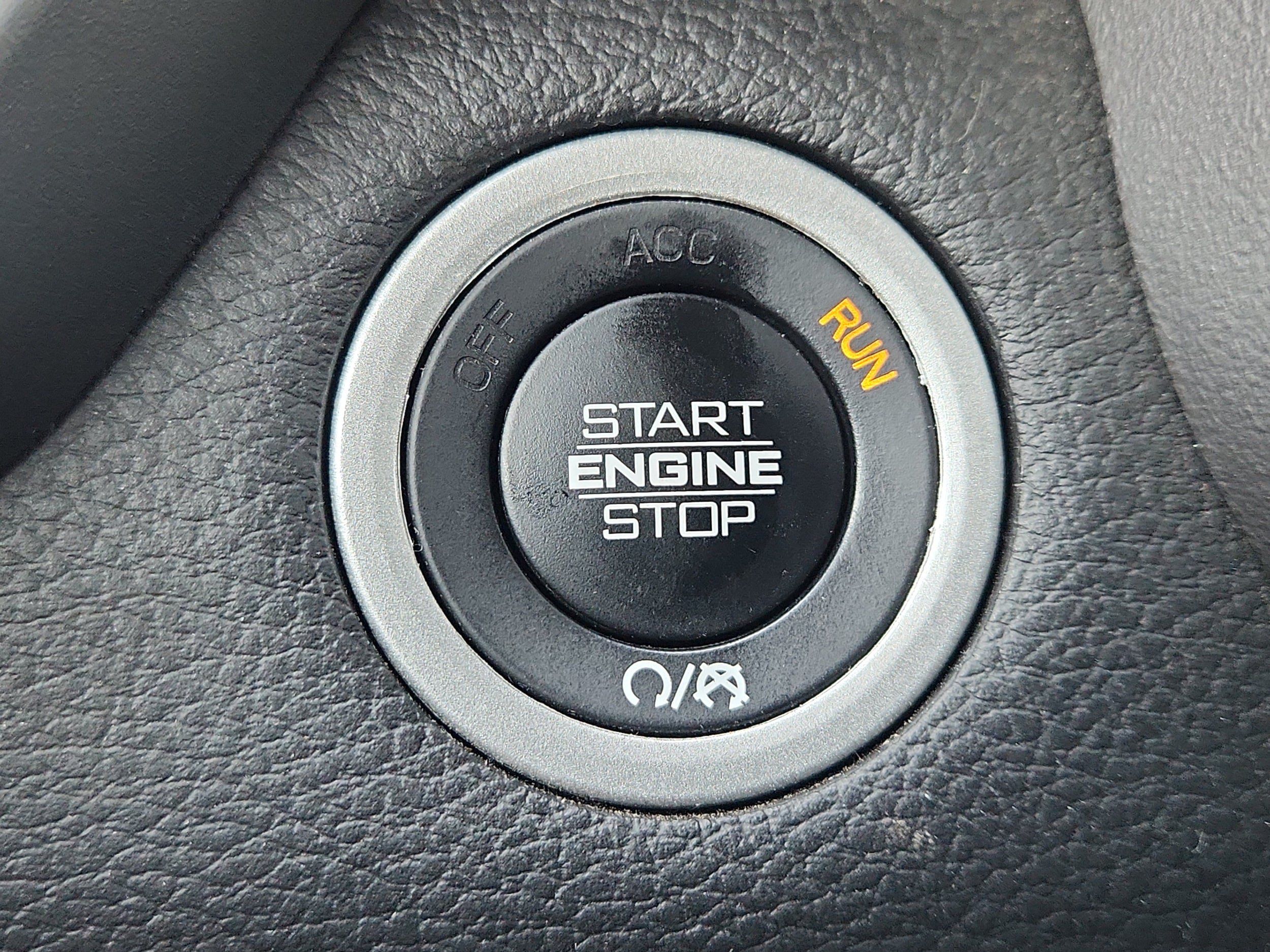 Used 2024 RAM 1500 Laramie AWD/4WD image 22
