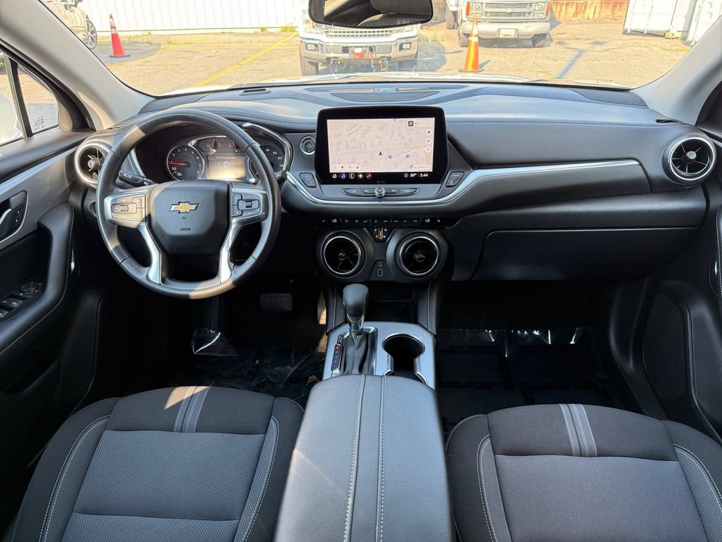 Used 2025 Chevrolet Blazer LT FWD image 21