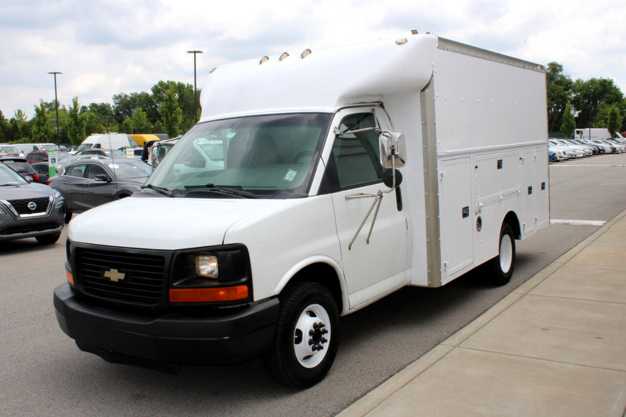 Used 2004 Chevrolet Express 3500 image 3