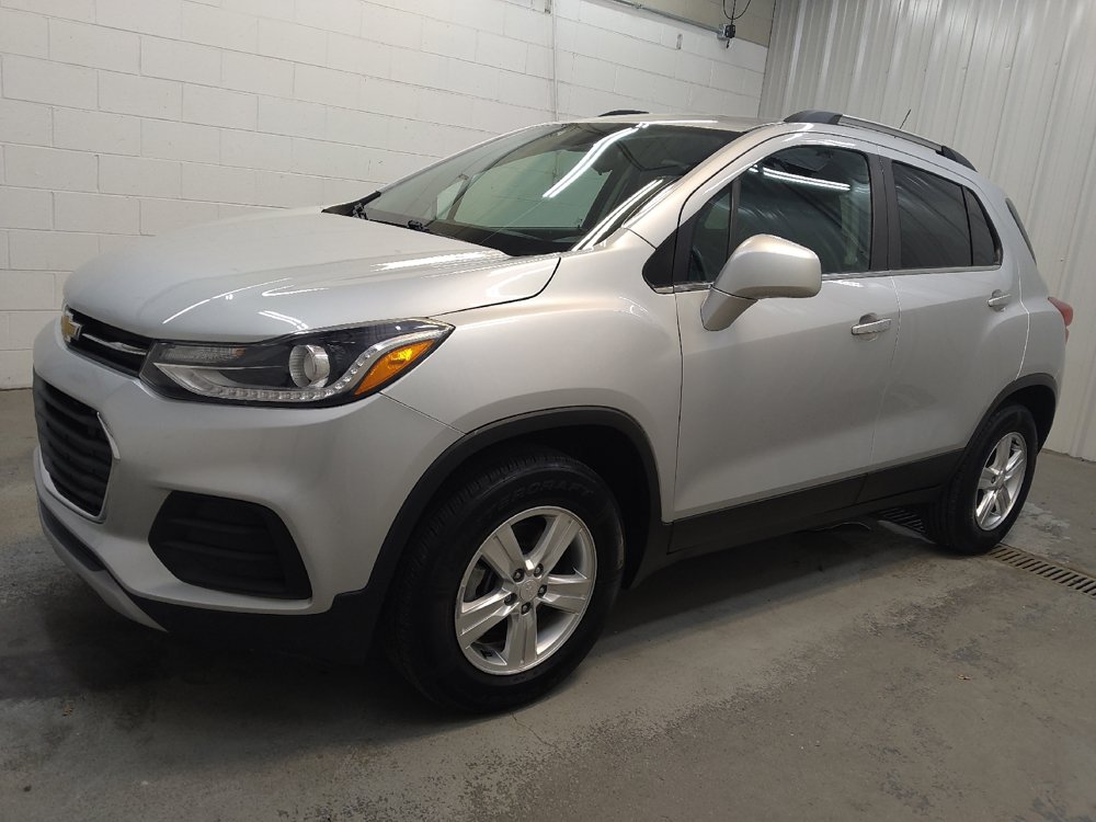 Used 2019 Chevrolet Trax LT w/ LT Convenience Package AWD/4WD image 2