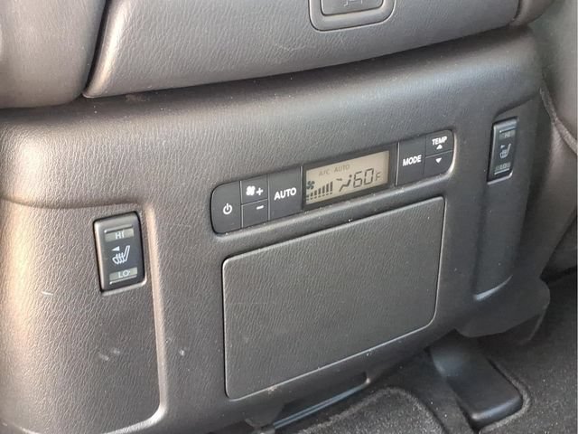 Used 2024 Nissan Armada Platinum w/ Captain's Chairs Package RWD image 18