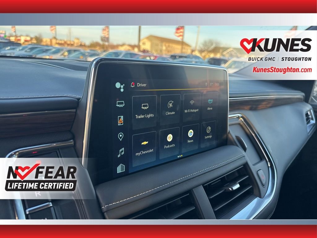 Used 2024 Chevrolet Suburban Premier image 25