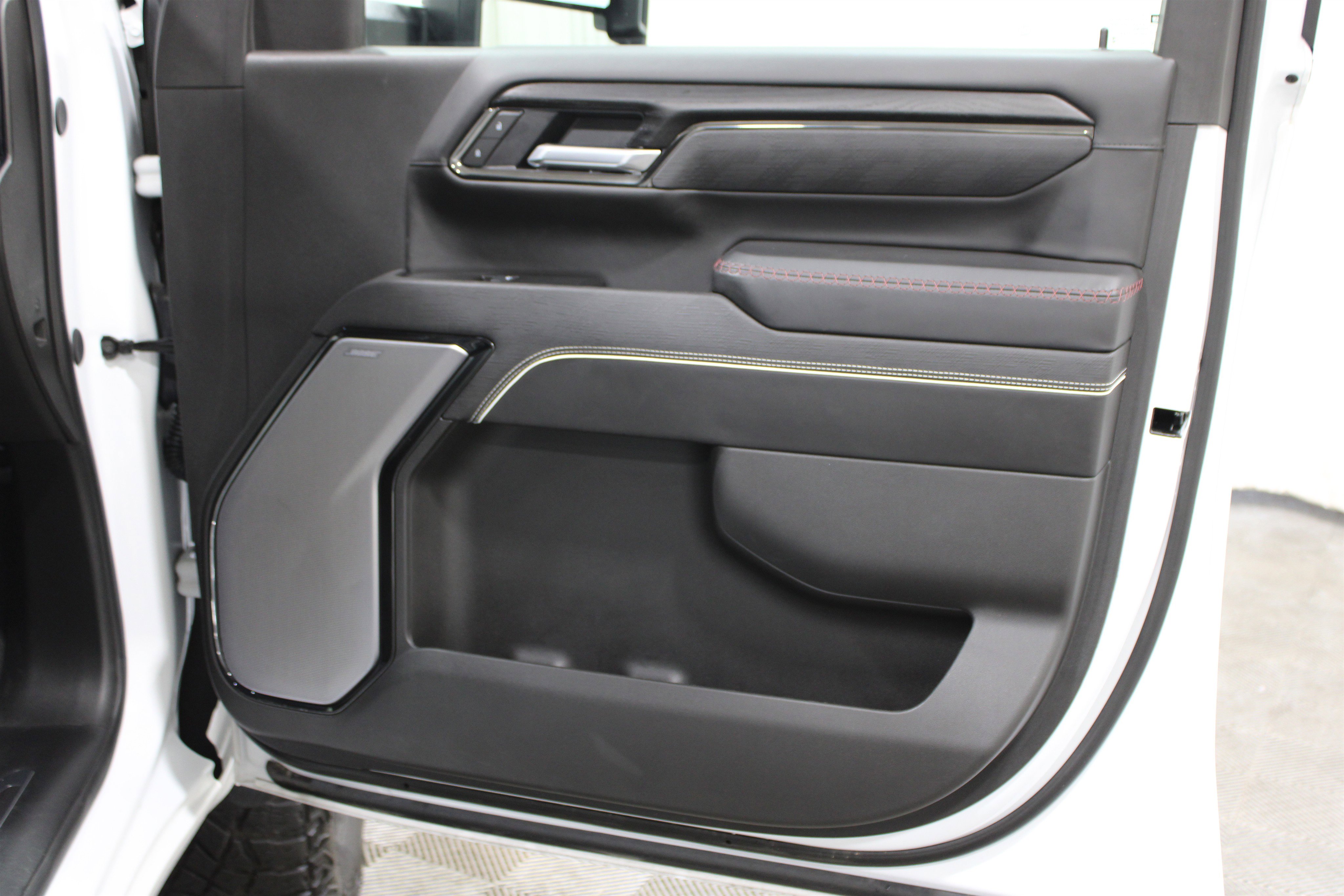 Used 2025 GMC Sierra 2500 AT4X w/ AT4X AEV Edition image 38