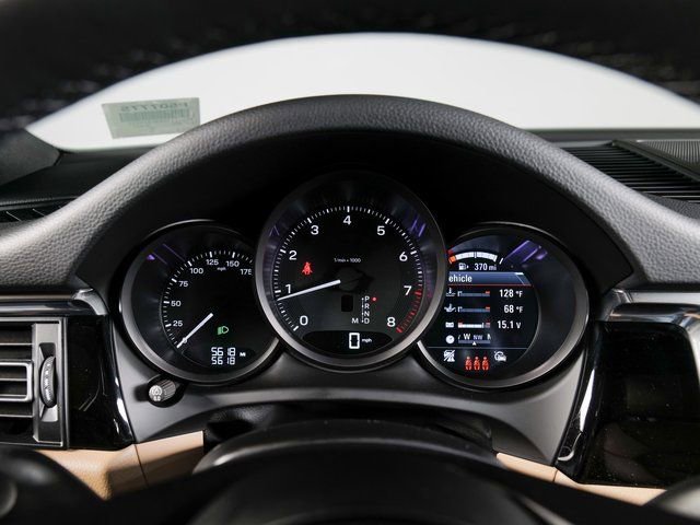 Certified 2025 Porsche Macan image 21