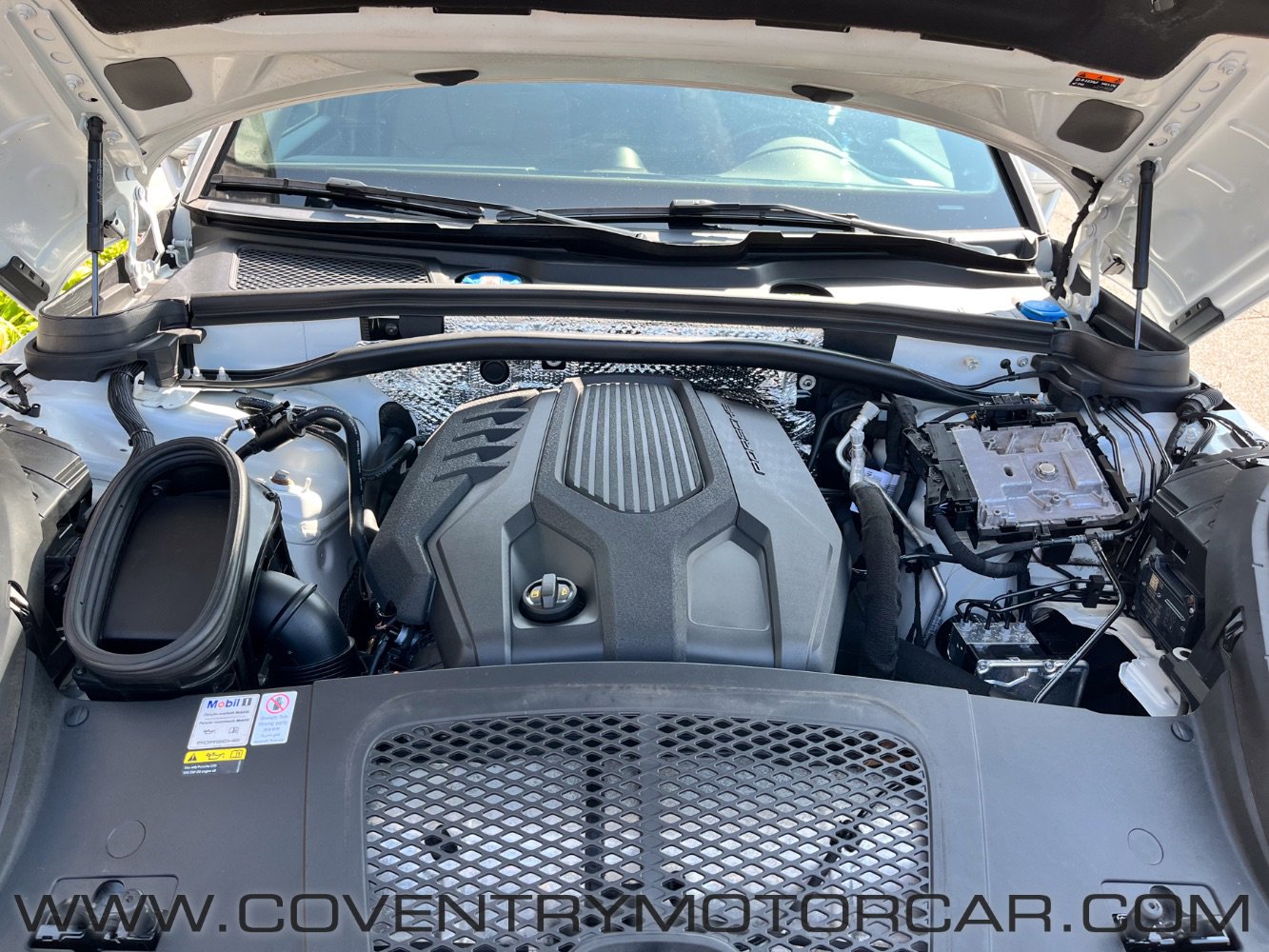 Used 2022 Porsche Macan image 13