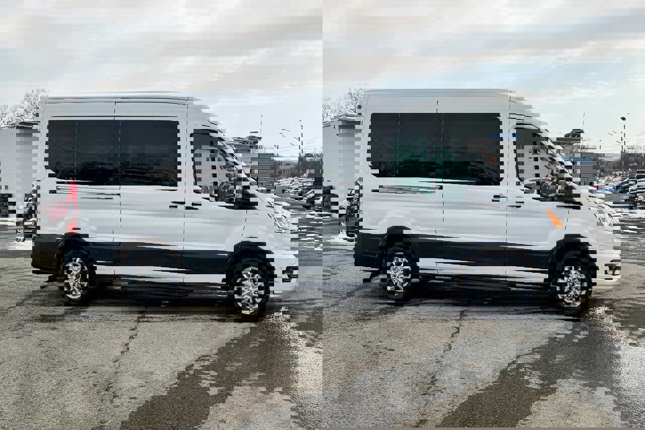 Used 2021 Ford Transit 350 XLT image 2