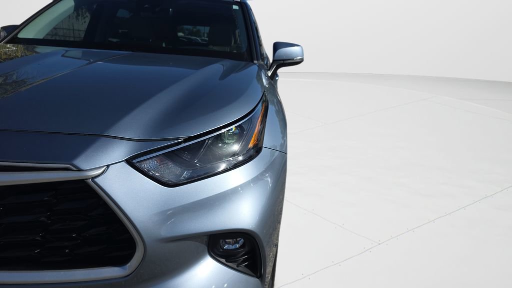 Used 2023 Toyota Highlander XLE image 33