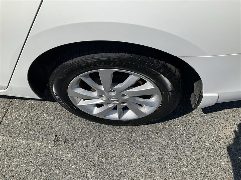 Used 2015 Nissan Sentra SV w/ Style Package FWD image 11