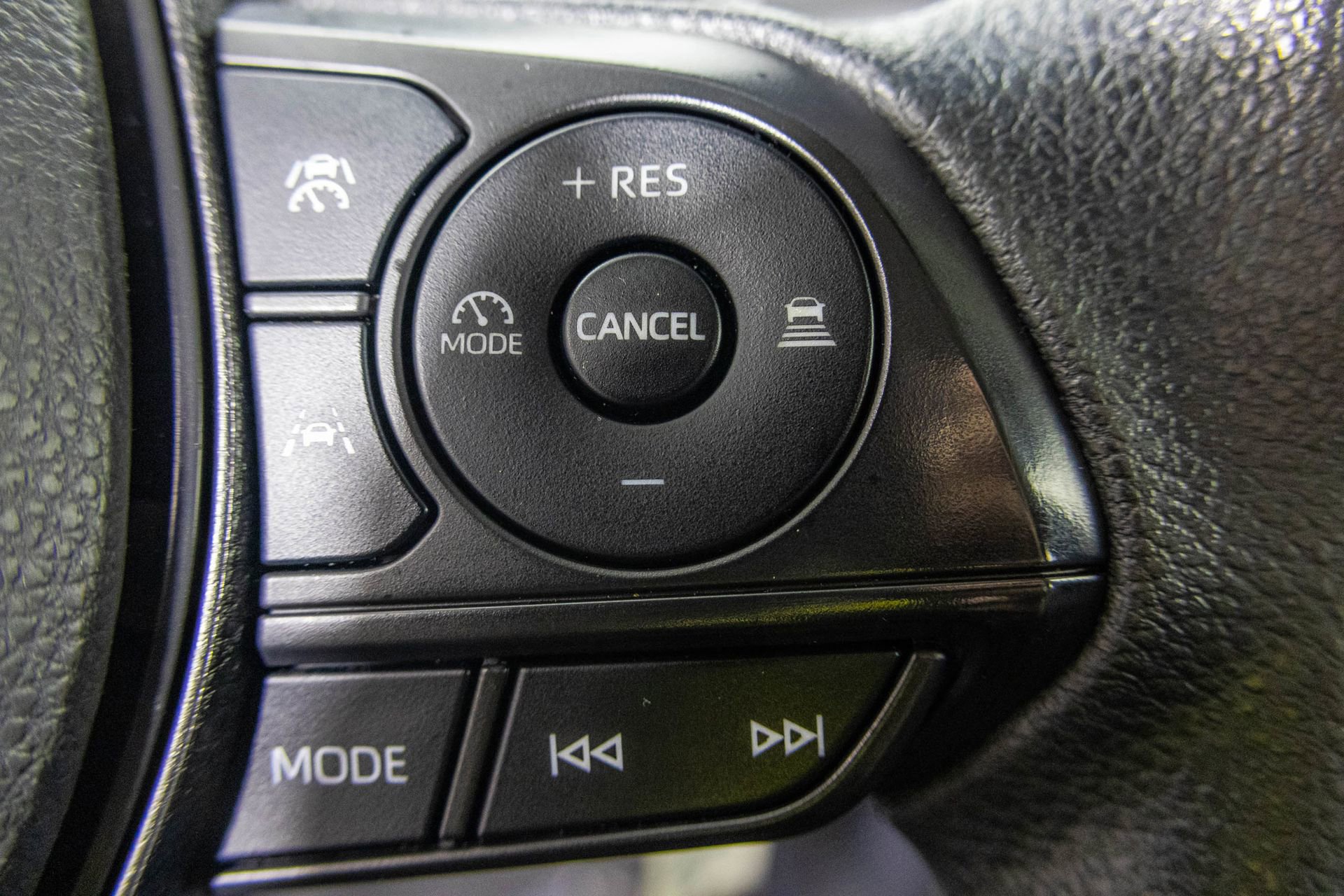 Used 2023 Toyota Corolla LE FWD image 29