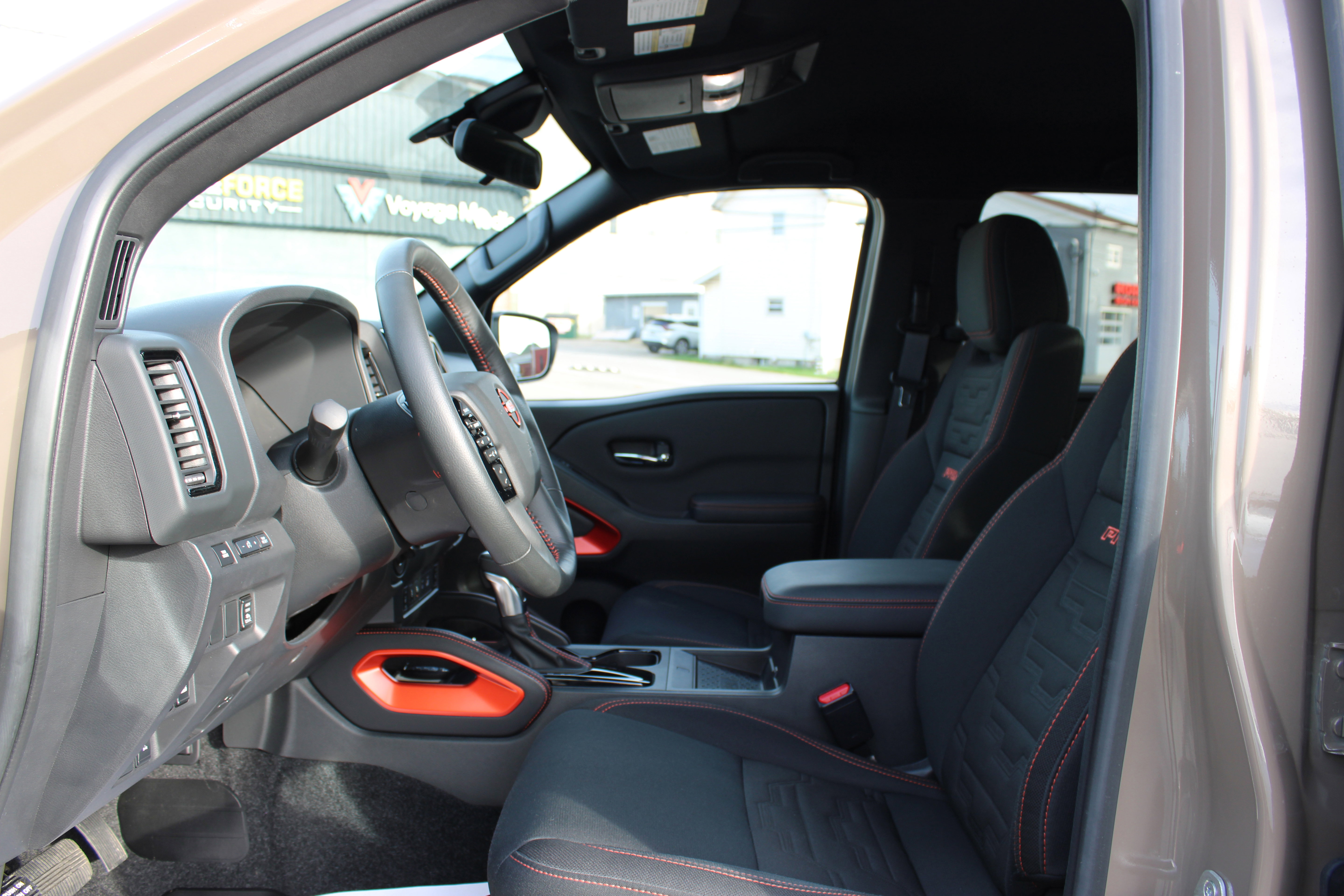 Certified 2023 Nissan Frontier PRO-4X w/ Pro Convenience Package image 15