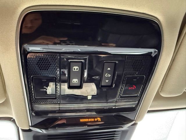 Used 2023 Land Rover Range Rover SE image 32