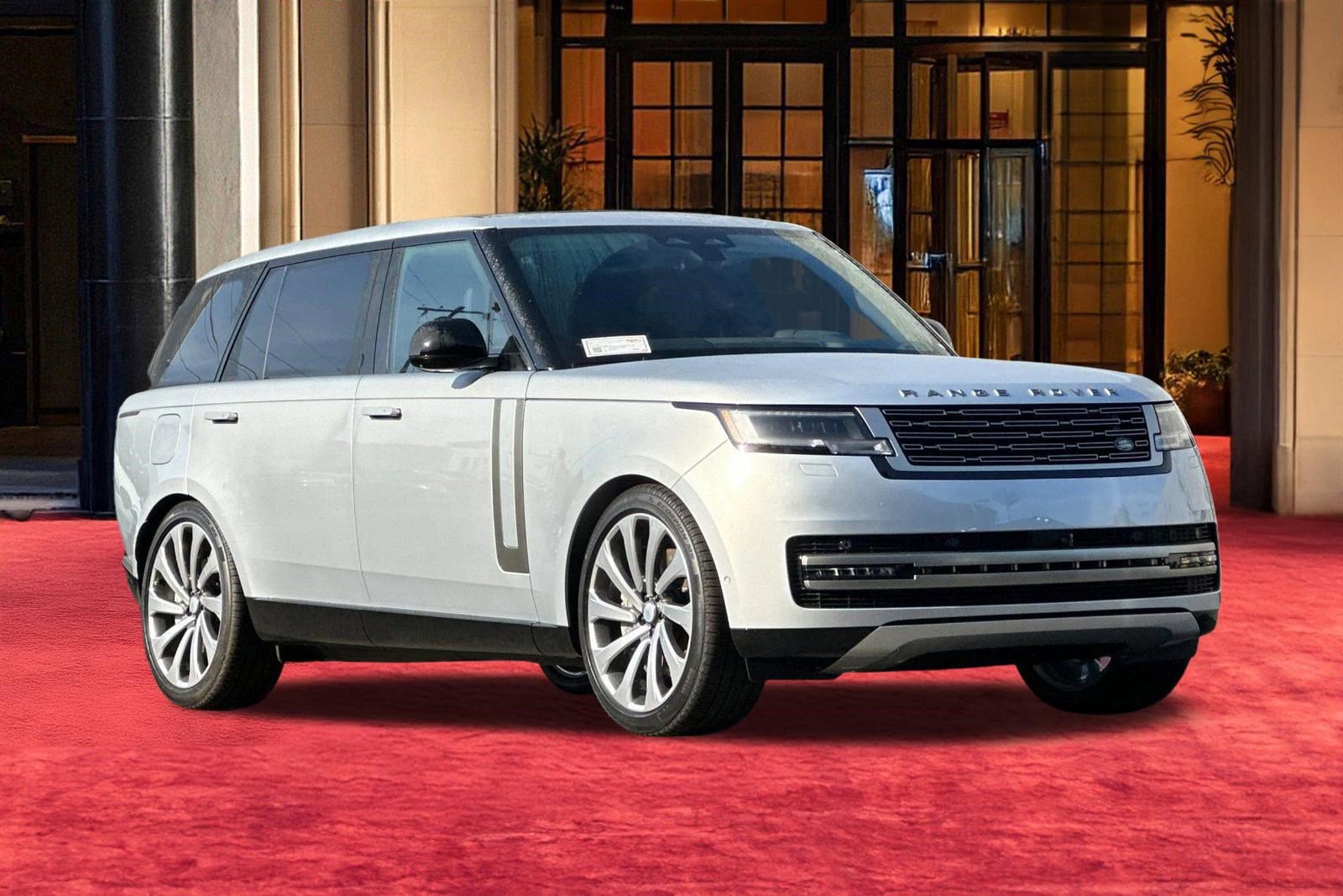 New 2025 Land Rover Range Rover Long Wheelbase SE AWD/4WD image 17