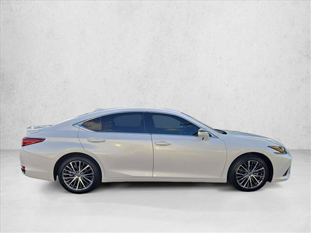 Used 2025 Lexus ES 300h w/ Premium Package FWD image 4