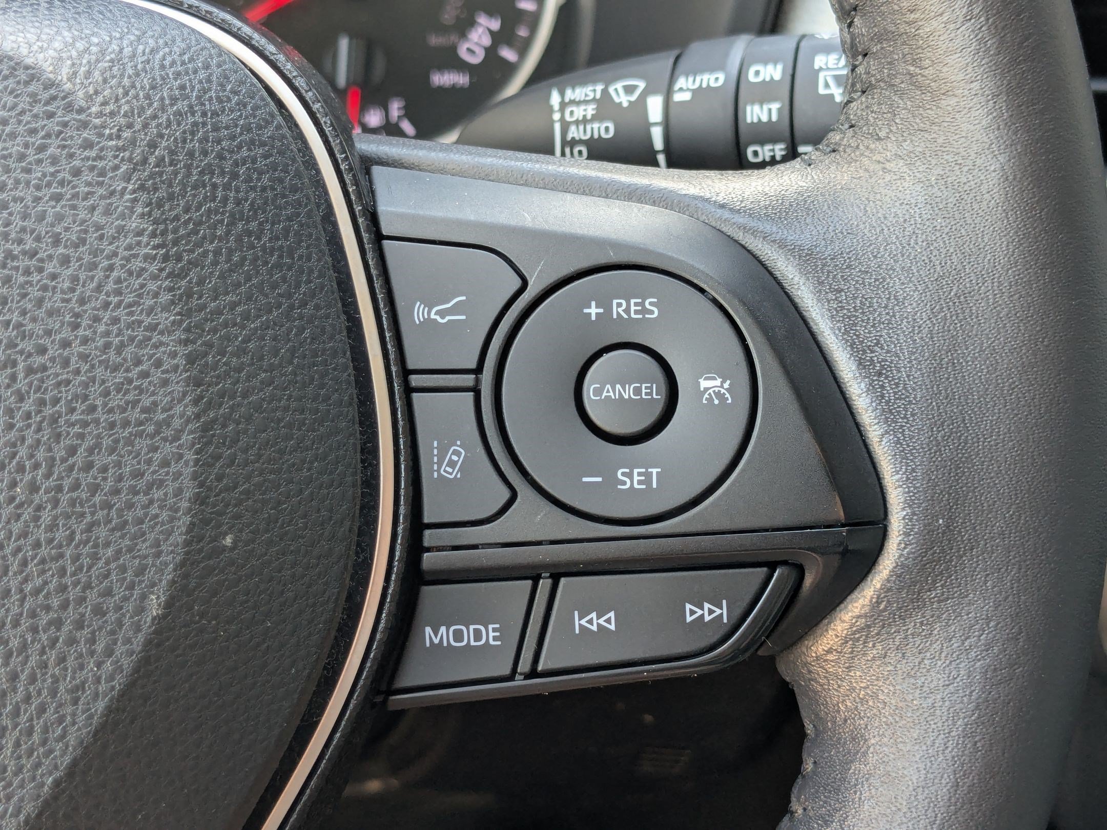 Used 2021 Toyota RAV4 XLE Premium AWD/4WD image 19