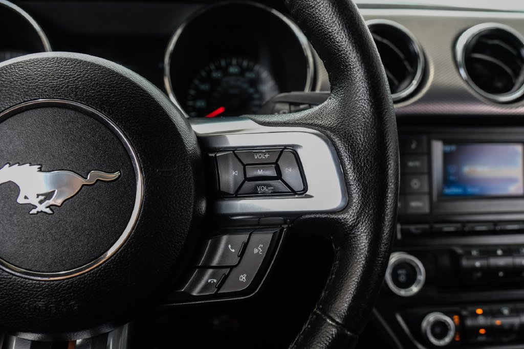 Used 2016 Ford Mustang Coupe RWD image 15