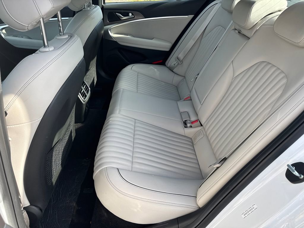 Used 2025 Genesis G70 2.5T w/ Sport Prestige Package image 20