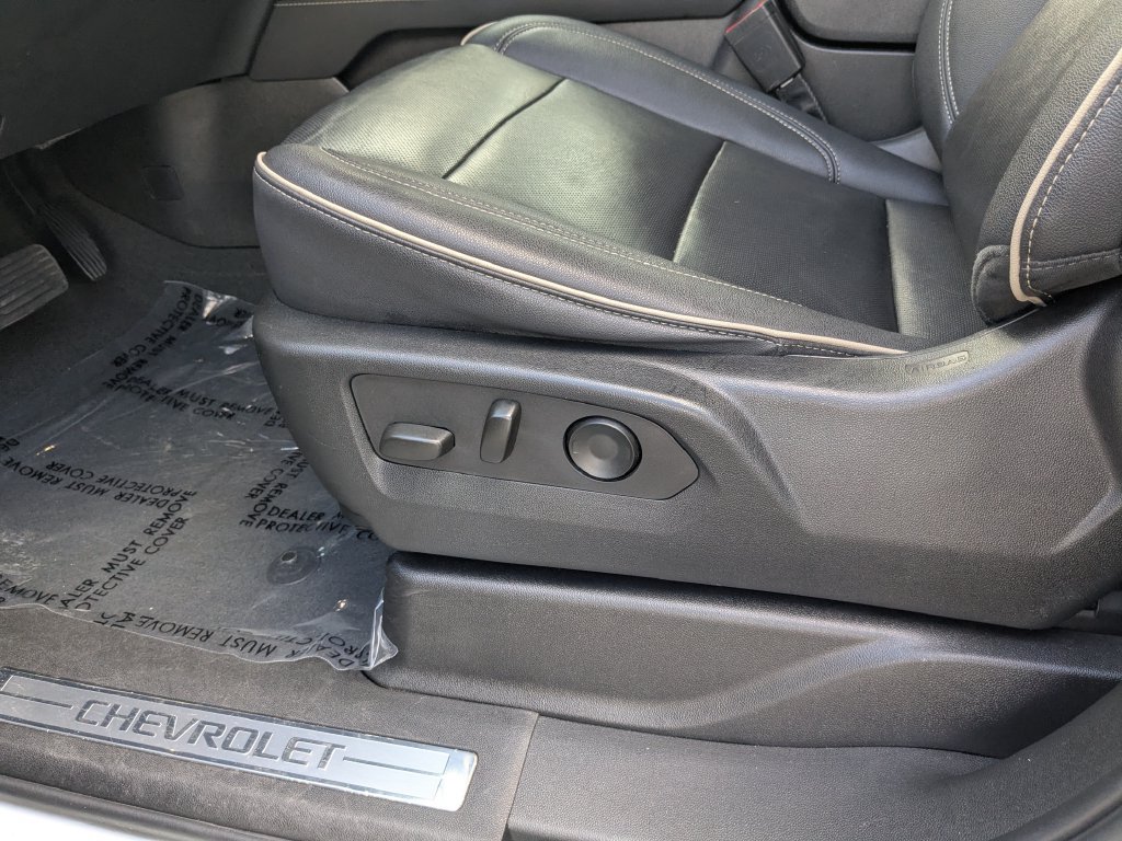 Used 2023 Chevrolet Suburban Premier RWD image 7