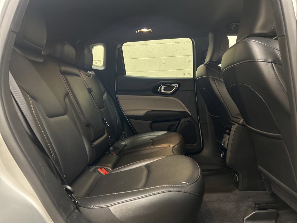 Used 2024 Jeep Compass Limited image 9