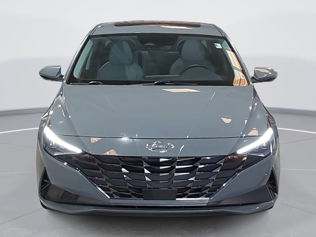 Used 2023 Hyundai Elantra Limited w/ Cargo Package image 2