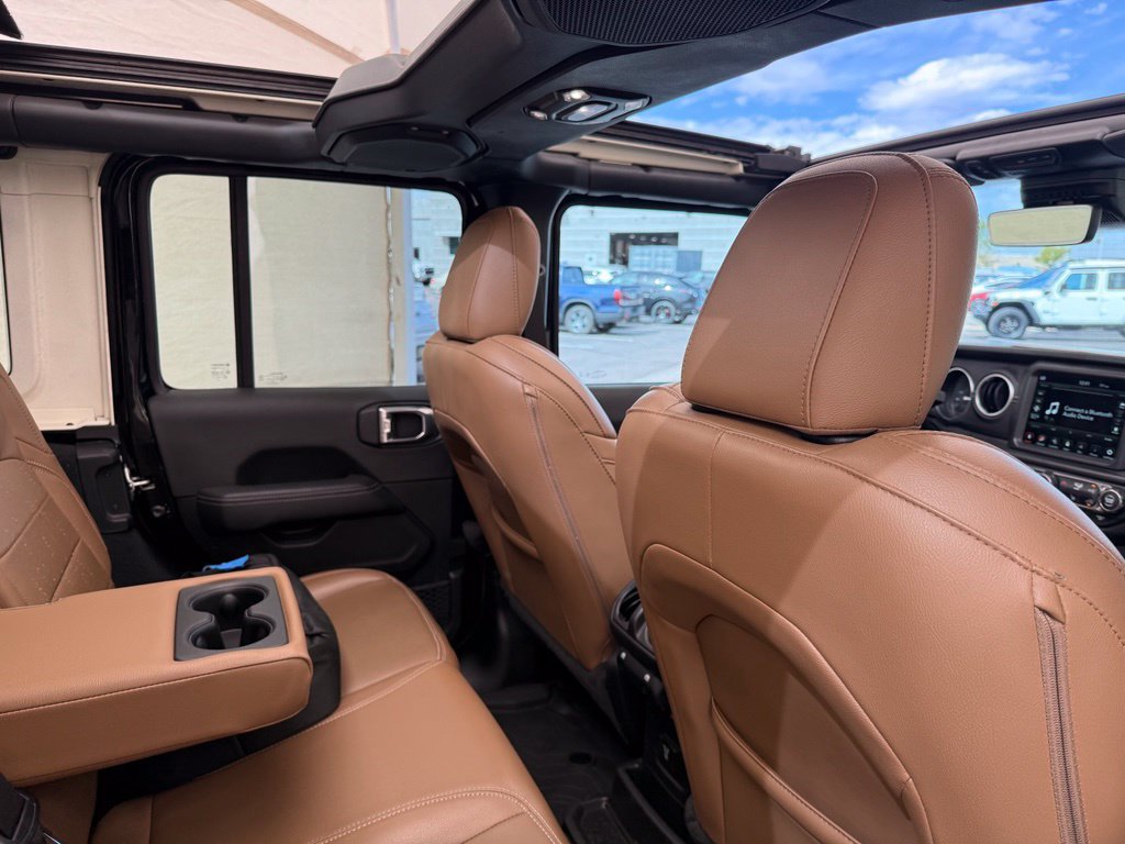 Used 2023 Jeep Wrangler Unlimited Sahara w/ Cold Weather Group AWD/4WD image 17