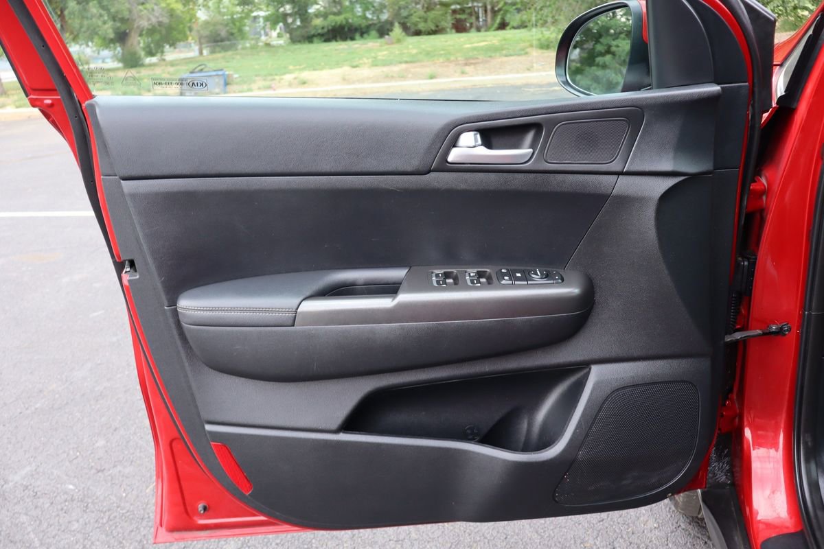 Used 2022 Kia Sportage LX image 23