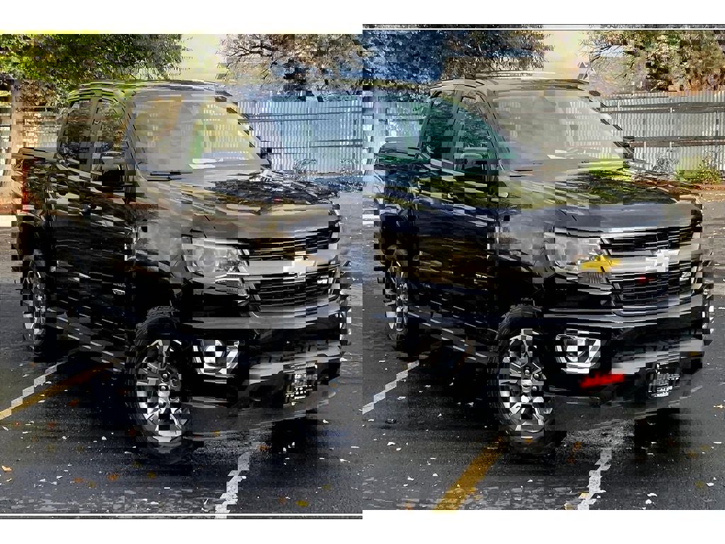 Used 2017 Chevrolet Colorado Z71 image 2