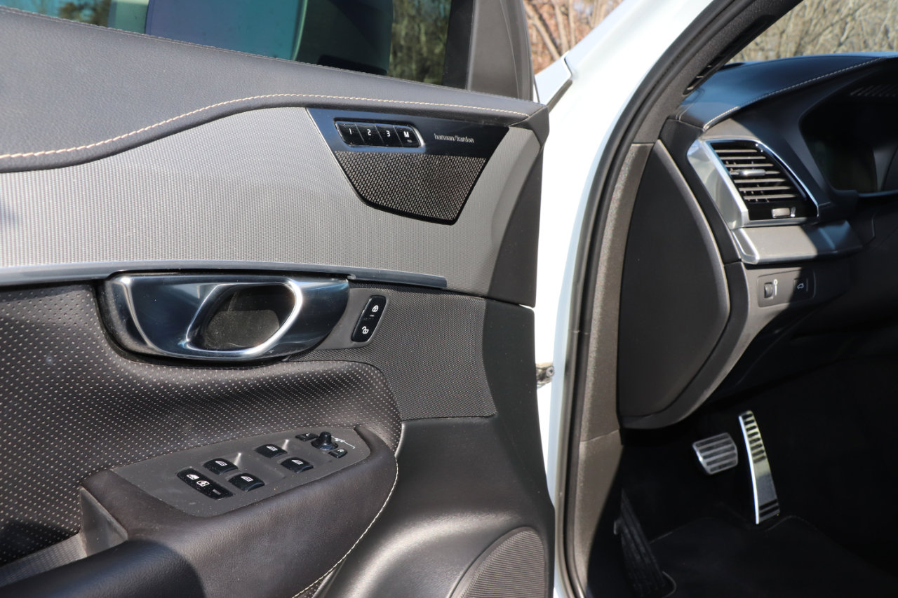 Used 2019 Volvo XC90 T6 R-Design w/ Advanced Package image 10