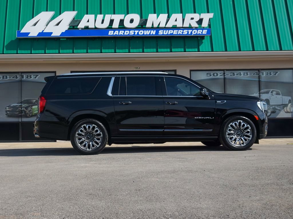 Used 2023 GMC Yukon XL Denali Ultimate image 2