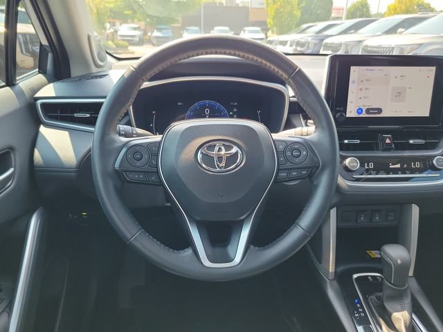 Used 2023 Toyota Corolla Cross XLE w/ Convenience Package FWD image 10