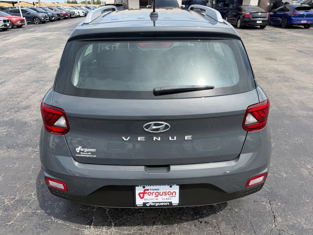 Used 2024 Hyundai Venue SEL FWD image 14