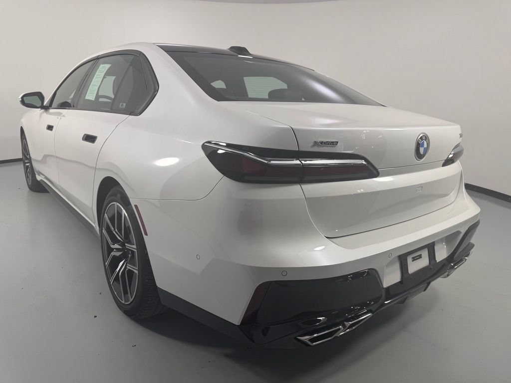 Used 2023 BMW 760i xDrive w/ Parking Assistance Package AWD/4WD image 6