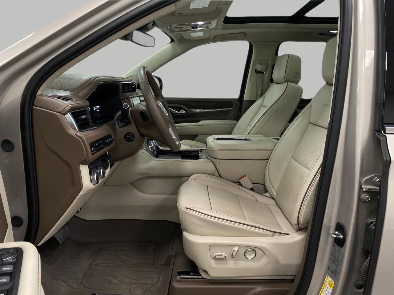 Used 2024 GMC Yukon XL Denali w/ Max Trailering Package image 31