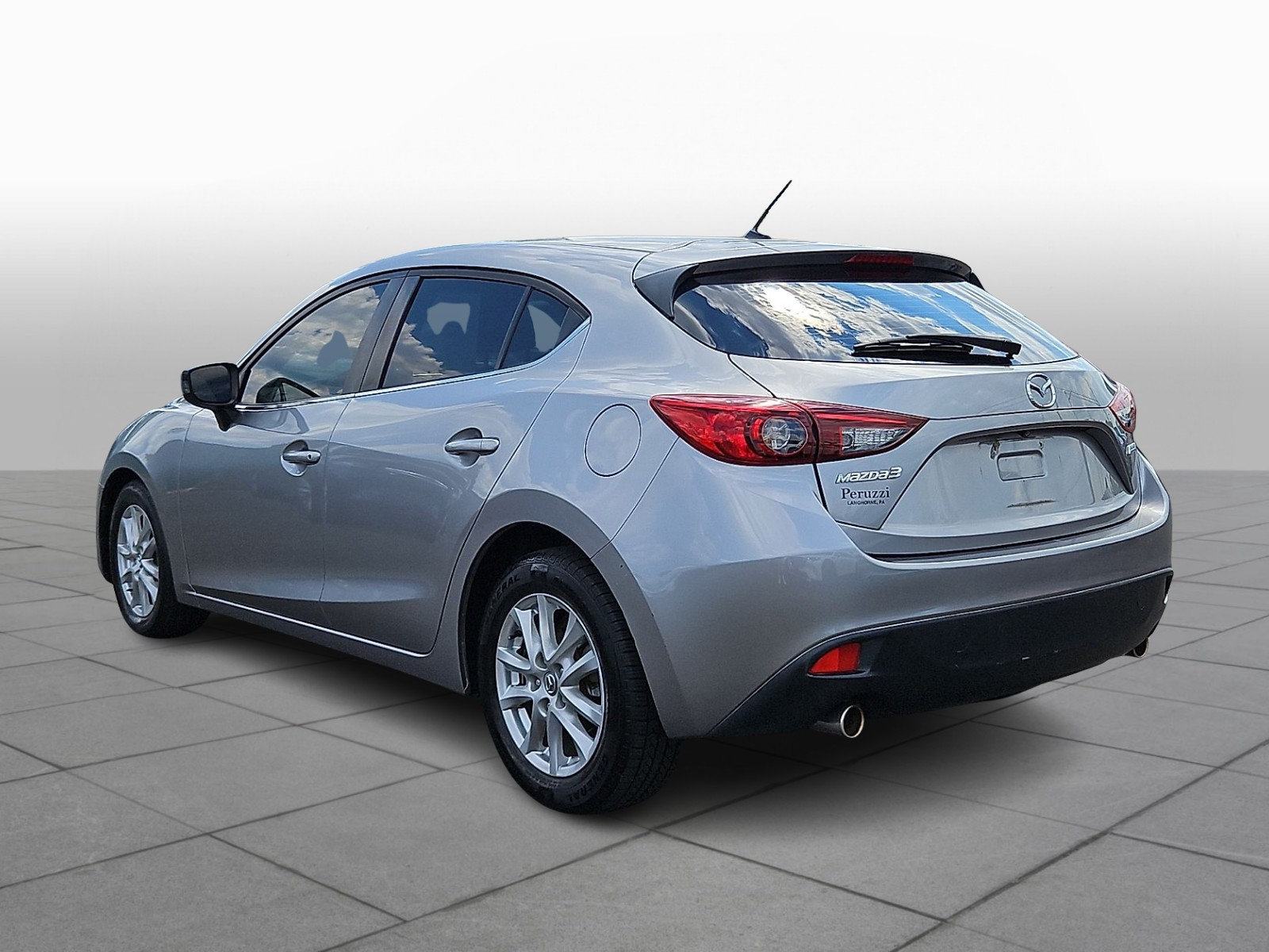 Used 2016 MAZDA MAZDA3 i Sport w/ Preferred Equipment Package FWD image 5