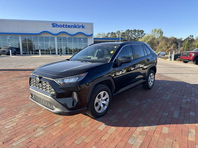 Used 2021 Toyota RAV4 LE image 4