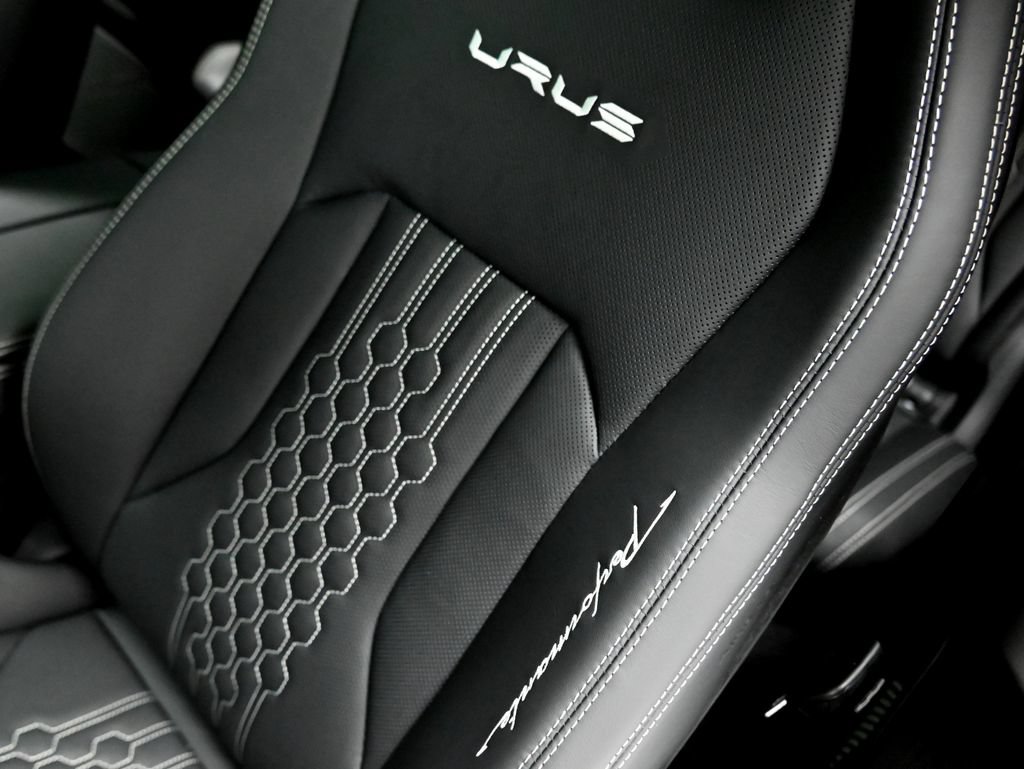 Used 2024 Lamborghini Urus Performante AWD/4WD image 20